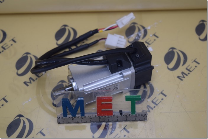 Panasonic MSMF012L1S2 (1)