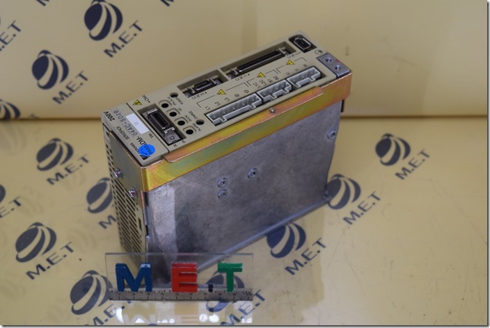 YASKAWA SGDM-04AC-SD2B (2)