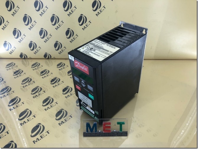DANFOSS VLT2811PT4B20SBR1DBF00A00C1 (1)