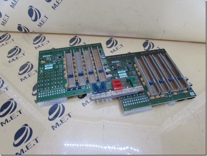 NATIONAL INSTRUMENTS PXI-1031 (1)