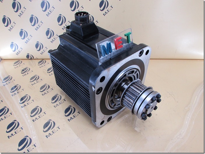 YASKAWA SGMGH-44ACA21 (1)