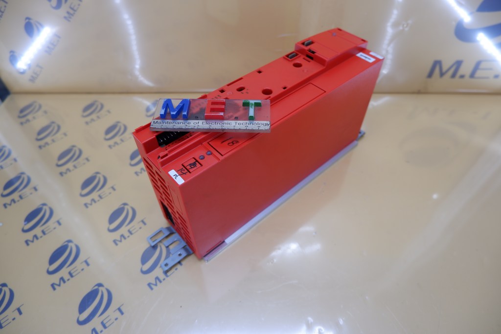 SEW EURODRIVE MOVITRAC B convertitore di frequenza MC07B0004 2B1 4 00